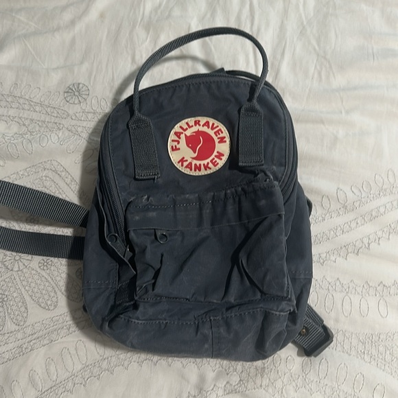 fjallraven kanken mini backpack grey Fjllrven - Compact Everyday Carry, Durable Vinylon Fabric - Travel, Pastel Lavender From kids to parents Fjallraven Kanken Mini Backpack Near